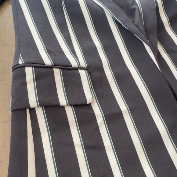H&M Black and White Striped Blazer - Picture 7 of 11